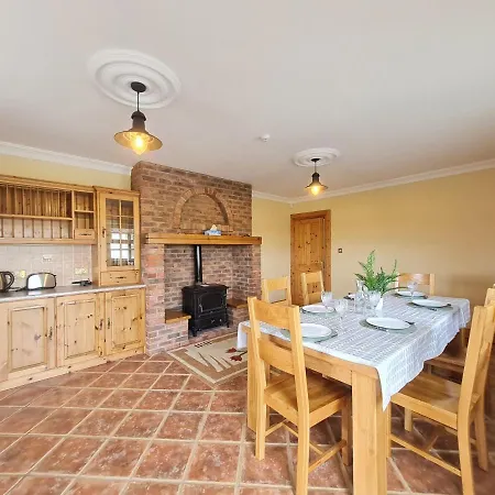 Holiday home Emlagharan Cottage